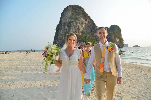 640x425-crop-80-railay_bay_beach_wedding_knot