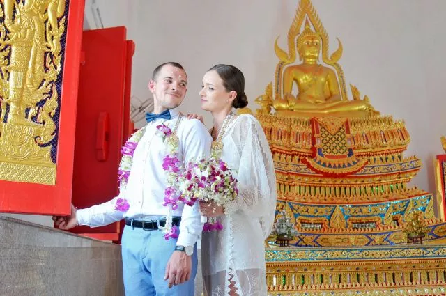 640x425-crop-80-koh_tao_buddhist_blessing