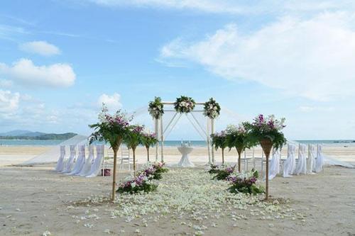 Beach-Wedding-Venue-013