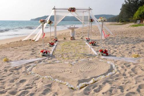 back Beach-Wedding-Venue-079